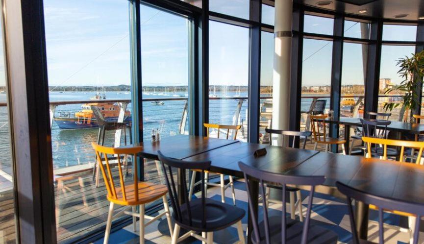 Rnli College Hotel Пул Екстериор снимка