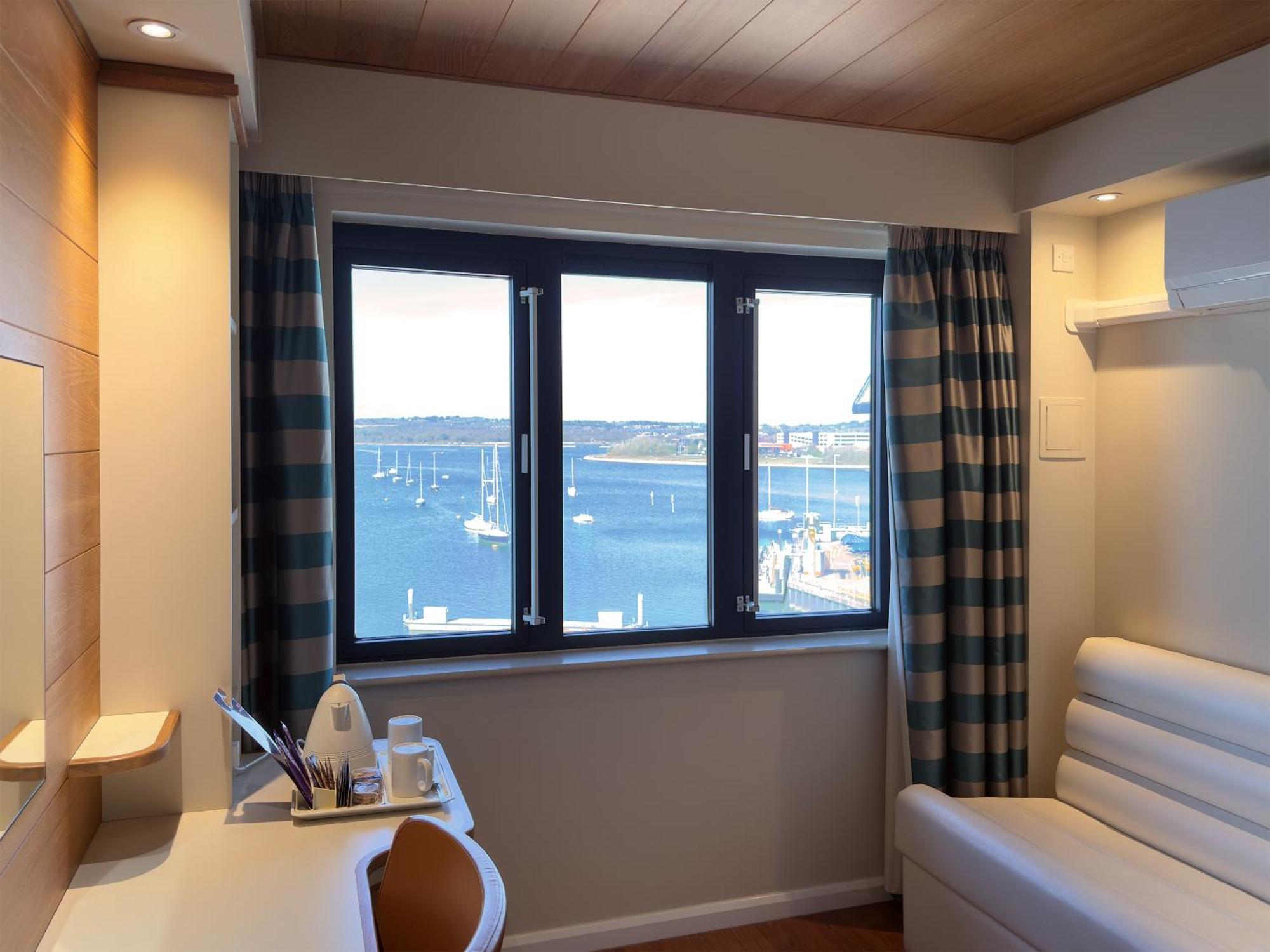 Rnli College Hotel Пул Екстериор снимка