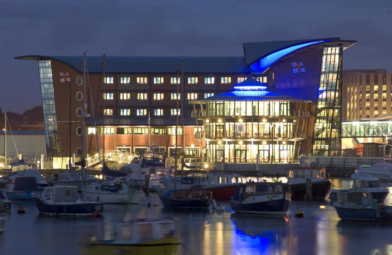 Rnli College Hotel Пул Екстериор снимка
