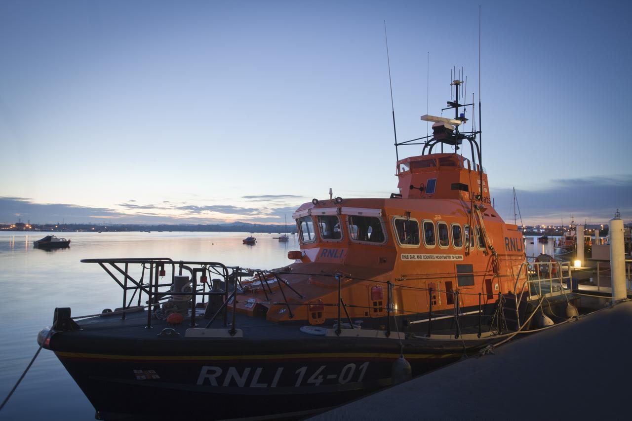 Rnli College Hotel Пул Екстериор снимка