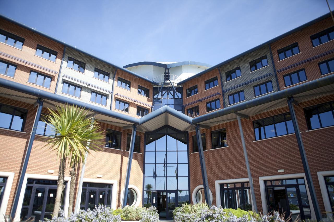 Rnli College Hotel Пул Екстериор снимка