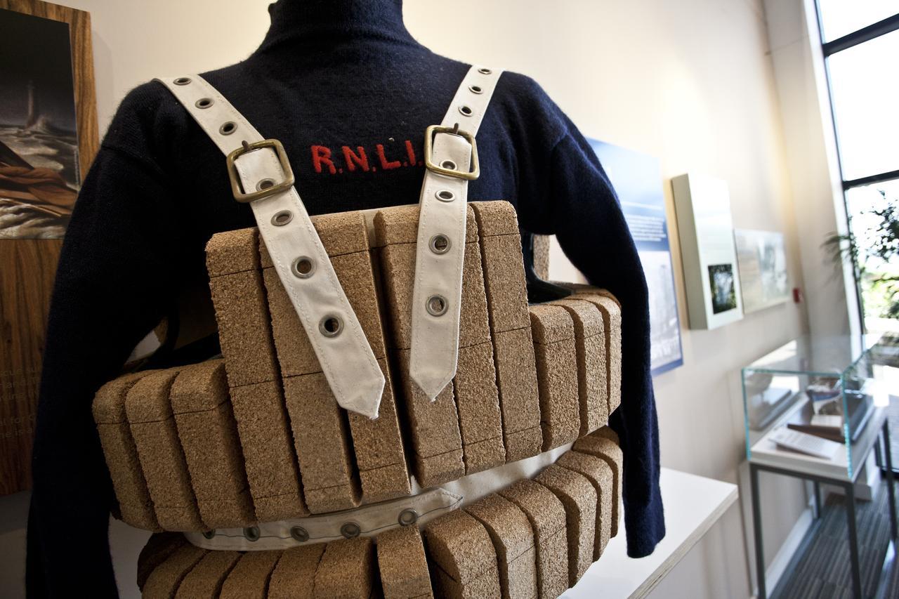 Rnli College Hotel Пул Екстериор снимка